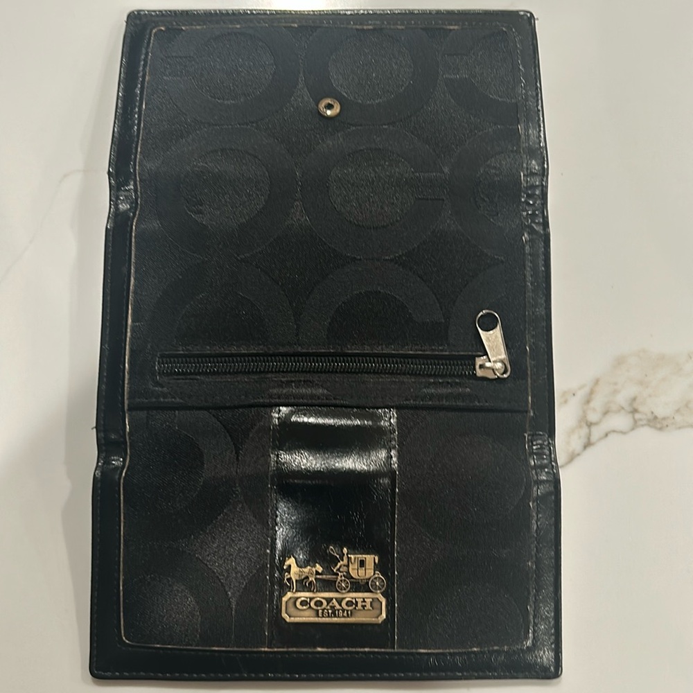 Black coach wallet good condition not used before but no tags